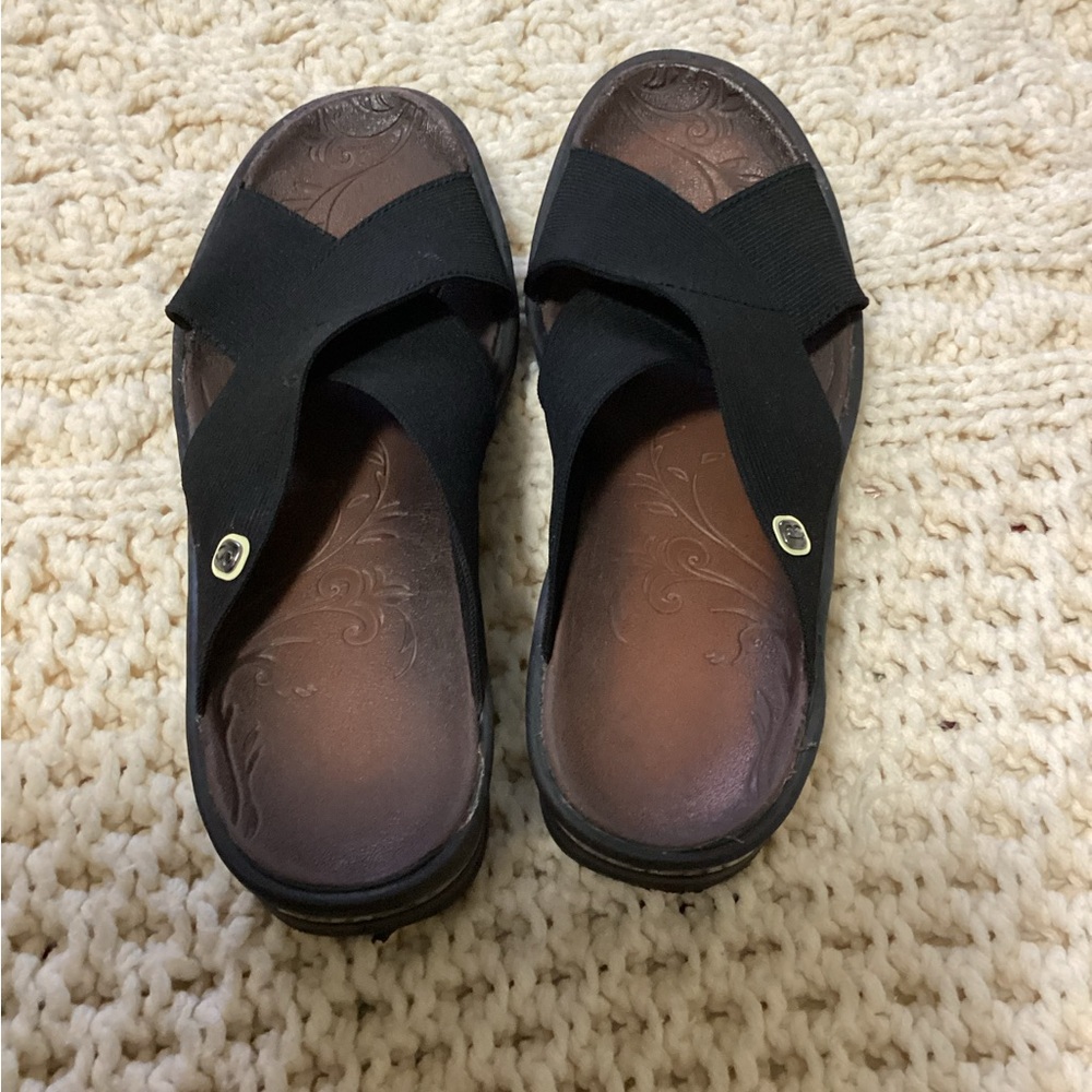 Bzees Black Slide Sandals